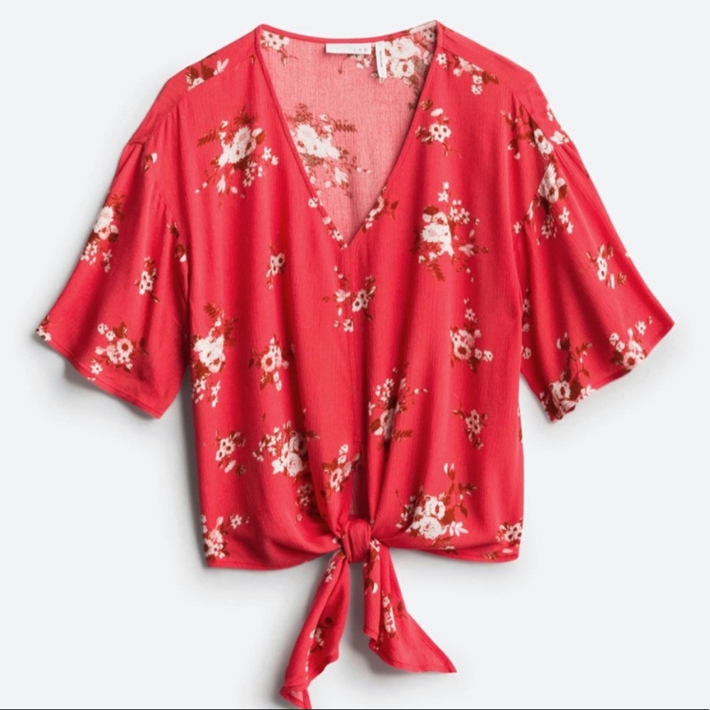 Floral shirt with tie in front